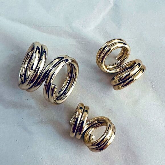 Vintage Gold Tone Scarf Ring Set of 3 sizes - Picture 1 of 14